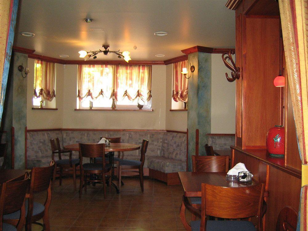Hotel Promenada Клайпеда Екстериор снимка