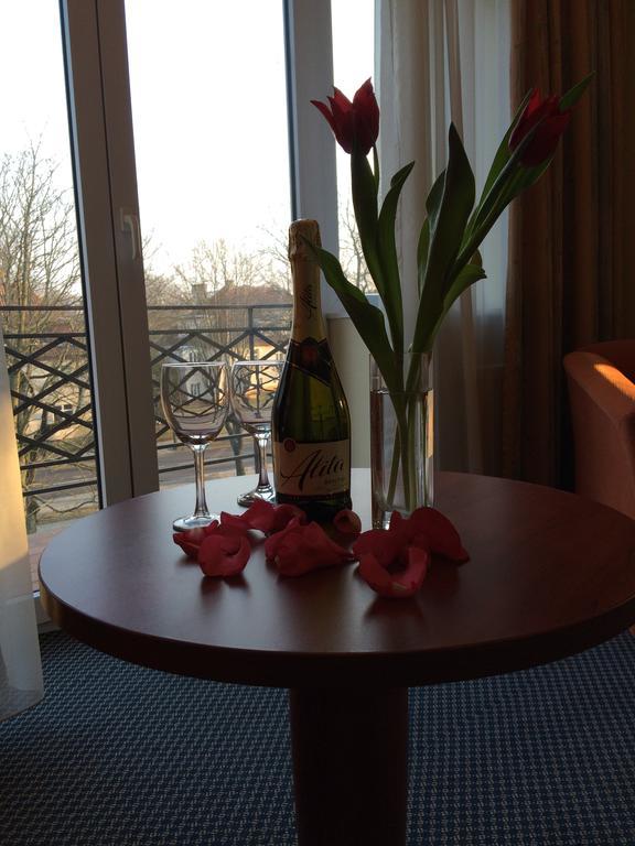 Hotel Promenada Клайпеда Екстериор снимка