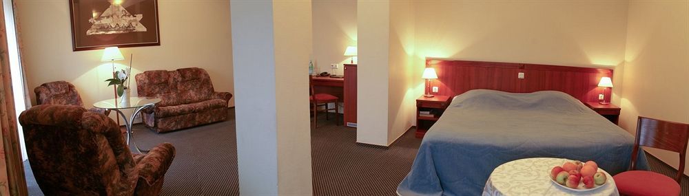 Hotel Promenada Клайпеда Екстериор снимка
