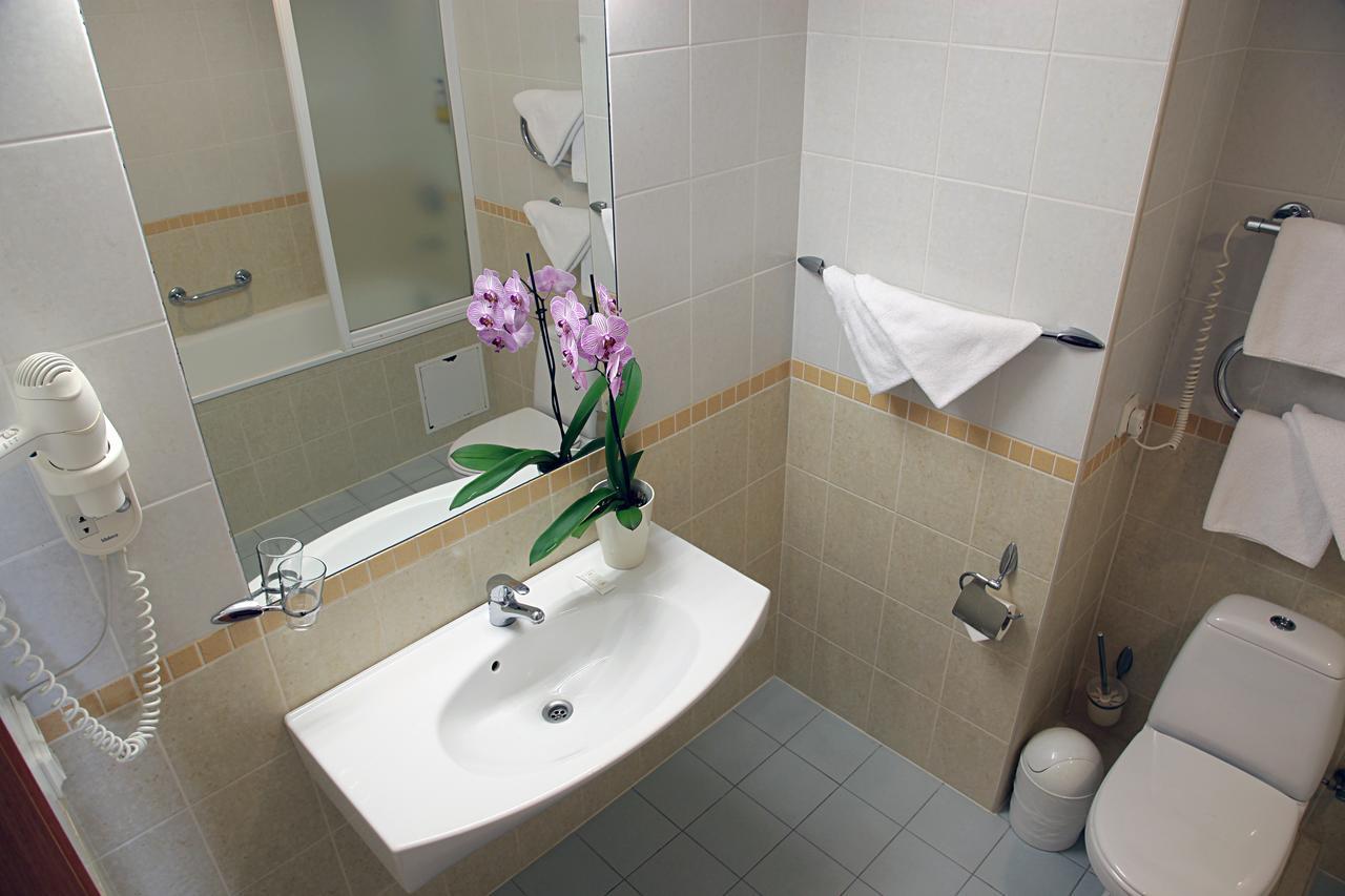 Hotel Promenada Клайпеда Екстериор снимка