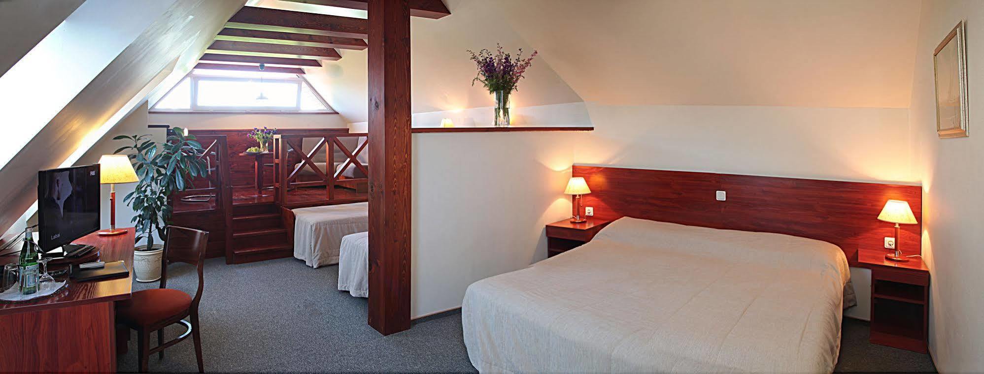 Hotel Promenada Клайпеда Екстериор снимка