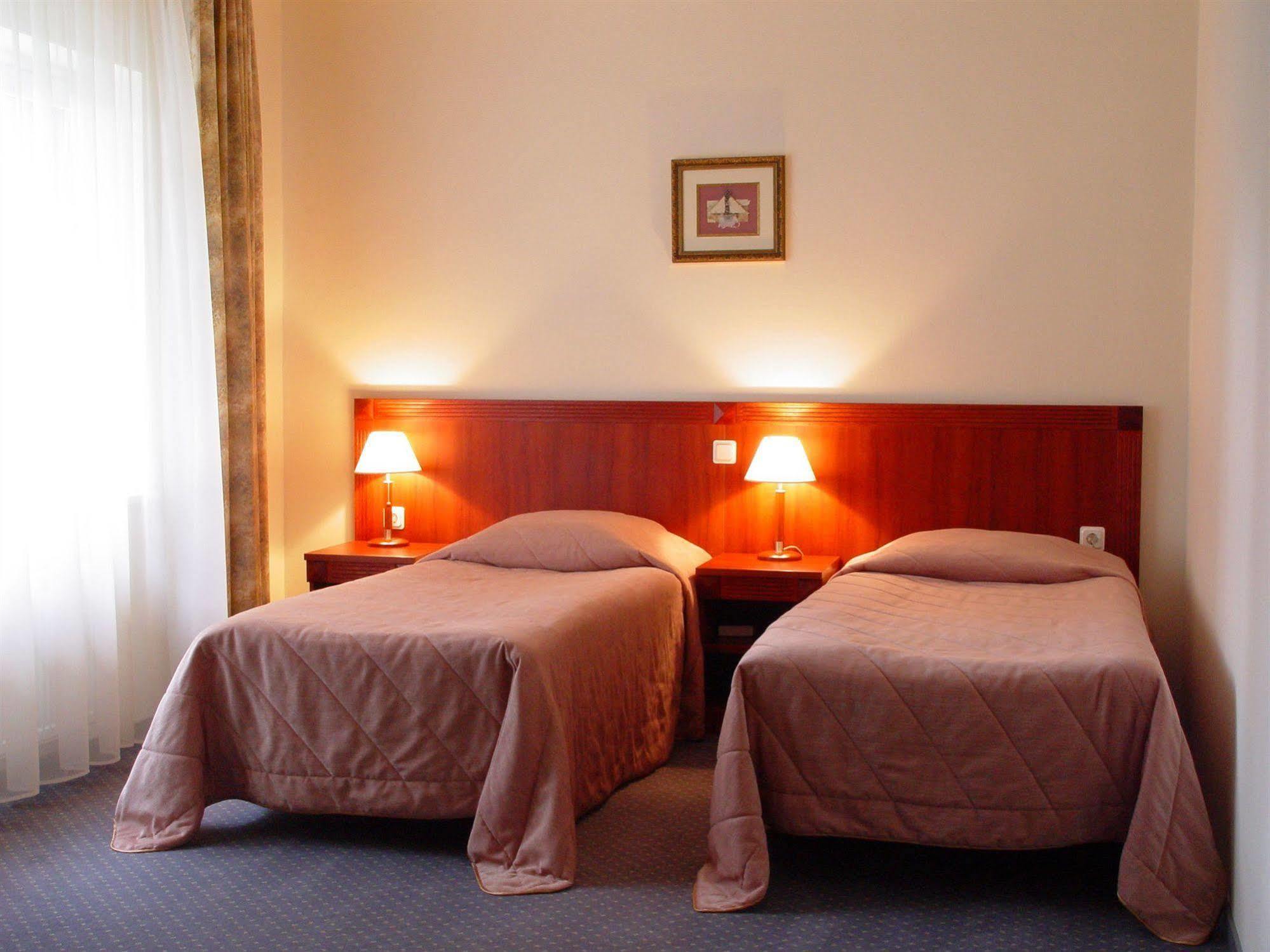 Hotel Promenada Клайпеда Екстериор снимка